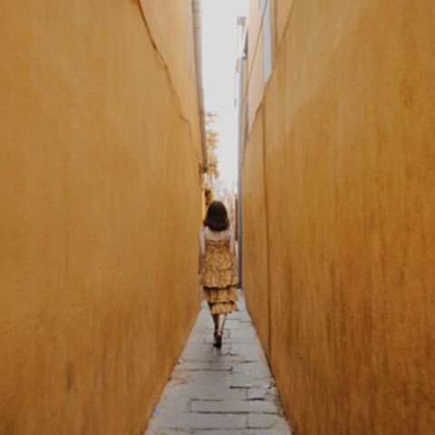 Top Tips to Help Women Travel Safer